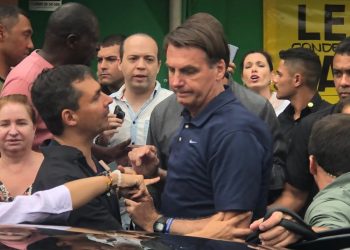 O presidente Jair Bolsonaro durante visita a supermercado no Guarujá (SP) (Foto: Marcela Pierotti/G1)