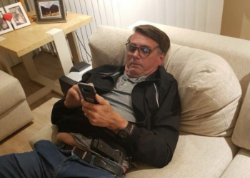 Bolsonaro convoca via WhatsApp ato contra Congresso e STF