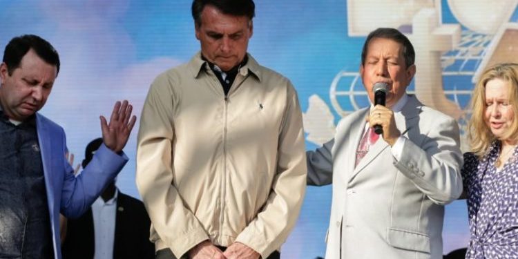Bolsonaro vai a evento de igreja evangélica que deve R$ 144,3 milhões à União