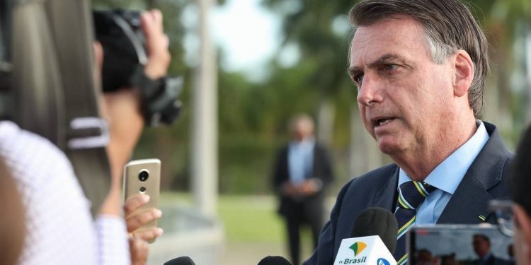 Motim de PMs: Bolsonaro diz que ‘bicho vai pegar’ com Forças Armadas no CE