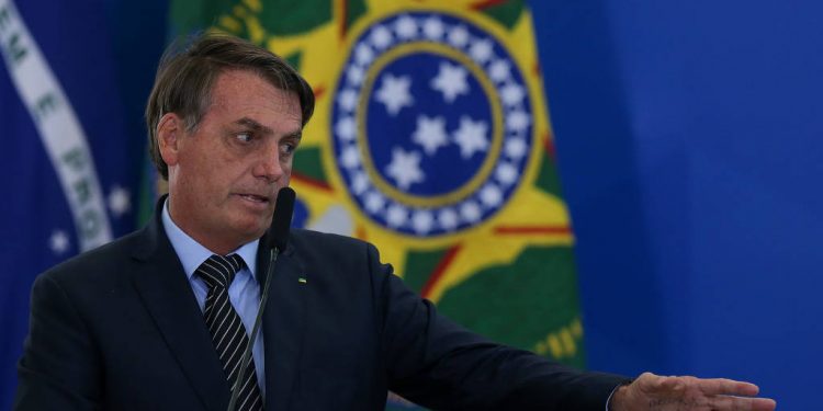 Bolsonaro fala em mal-entendido e tenta aplacar crise com Congresso após compartilhar vídeo