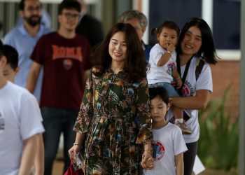 Coronavírus: Após 15 dias, brasileiros deixam quarentena na base de Anápolis (GO)