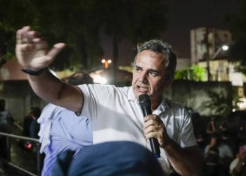 Governo abre processo contra Cabo Sabino, suspende prerrogativas e manda reter arma e distintivo