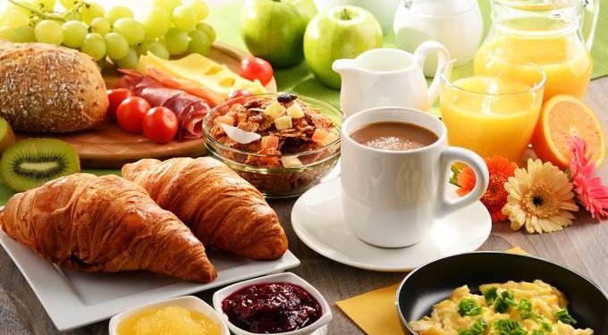 Um café da manhã farto pode ser a chave para emagrecer, diz estudo