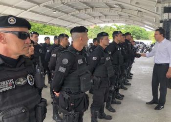 Governador Camilo Santana visita batalhões, quartéis e Delegacia-Geral da Polícia Civil