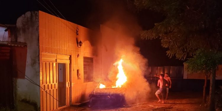Policial Militar é preso por atear fogo em carro de mulher no Crato