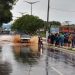 Chove forte no Cariri; em Juazeiro do Norte carro é arrastado e casas ficam alagadas