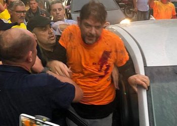 PT culpa Bolsonaro e seus aliados pelo motim de políciais miltiares no Ceará que deixou o senador Cid Gomes (PDT-CE) baleado (Foto: Sobral 24 Horas)