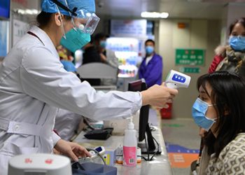 Governo chinês confirma 361 mortes pelo novo coronavírus e mais de 17,2 mil casos no país