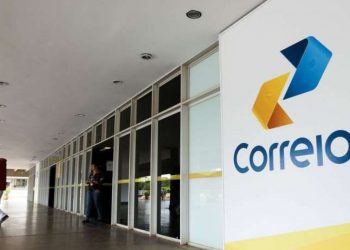 Correios caminham para privatização, diz Bolsonaro