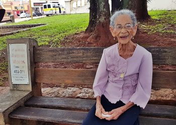 Aos 111 anos, dona Helena dos Santos vive em Rio das Pedras, SP (Foto: Samantha Silva/G1)