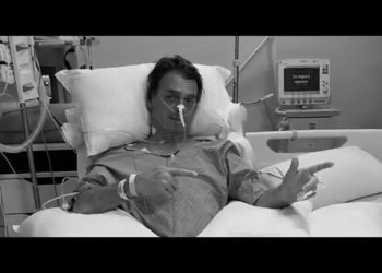 Em live, Bolsonaro insulta jornalista e nega ter compartilhado vídeo convocando para atos