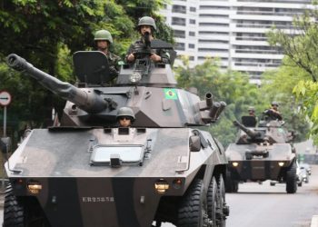 Forças Armadas estão atuando na segurança nas ruas de Fortaleza (Foto: José Leomar)