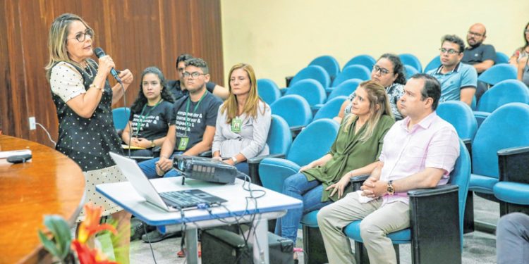 Parceria com Facebook beneficiará 4,5 mil alunos da rede estadual no Ceará