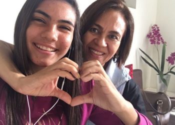 Mãe de Gabi tem uma doença que impede que o organismo dela absorva nutrientes dos alimentos (Foto: Gabriela Paola Santos Cunha/Arquivo pessoal)