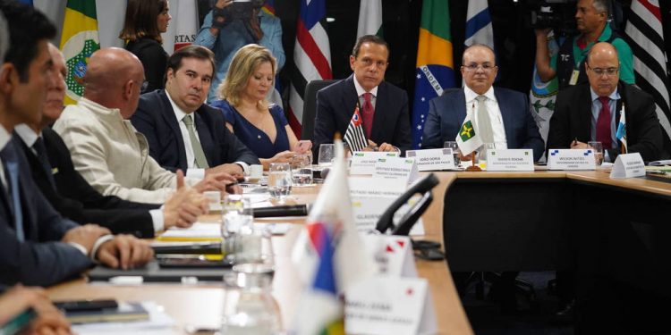 Governadores articulam frente para se contrapor a Jair Bolsonaro