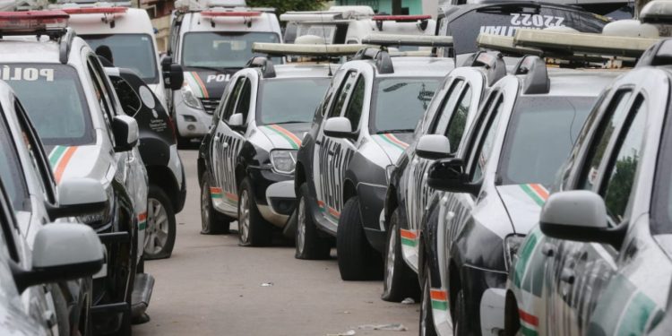 168 PMs são afastados no CE e já não recebem salários, segundo publicado no Diário Oficial