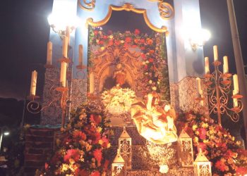 A procissão da luz é uma das celebrações mais belas da terra do Padre Cícero. Fábrica, em Juazeiro, produz 50 toneladas de velas por mês. Na Romaria, a produção dobra