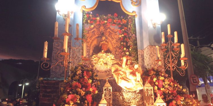 Romaria de Candeias une fé, beleza e negócios em Juazeiro do Norte