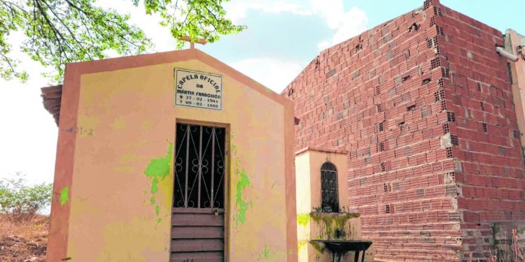 “Santas” integram tradição de violência contra as mulheres