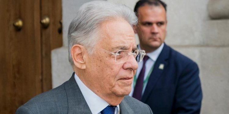 FHC diz que ‘é melhor o fim de Bolsonaro do que do povo’ com coronavírus