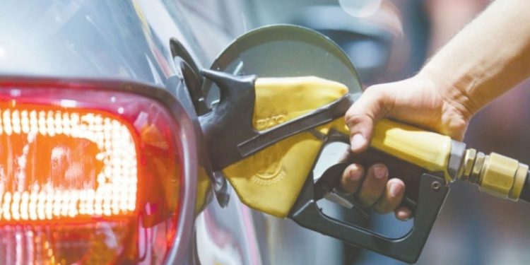 Preço da gasolina no Ceará recua em março