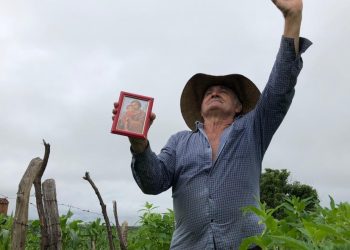 Segundo a tradição sertaneja, no dia de São José (19), o agricultor deve agradecer ao padroeiro pelas chuvas (Foto: Marciel Bezerra)