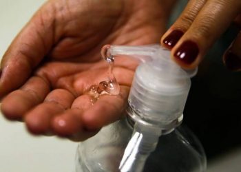 Ambev produzirá 500 mil unidades de álcool em gel para doar a hospitais públicos