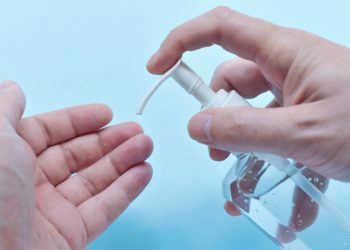 Peritos alertam para os riscos do álcool em gel falsificado