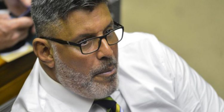 Processo de impeachment contra Bolsonaro está pronto e é irretocável, diz Frota