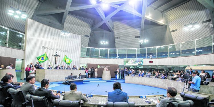 Base governista quer endurecer ainda mais punição a amotinados