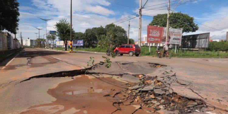 Chuva de 133 milímetros causa estragos em Juazeiro do Norte