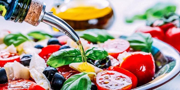 Consumir azeite todos os dias reduz 15% do risco de doenças do coração