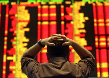 Com guerra por preço do petróleo e temor ao coronavírus, Bolsas globais despencam nesta segunda (9 (Foto: France Presse/AFP)