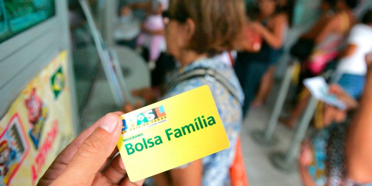Nordeste exige suspensão do corte de 96 mil benefícios do Bolsa Família