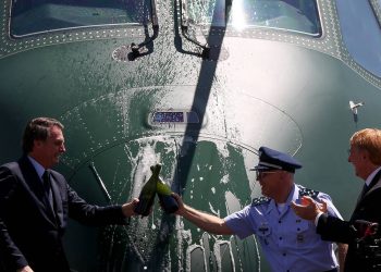 Bolsonaro privilegia gastos com militares no primeiro ano de governo