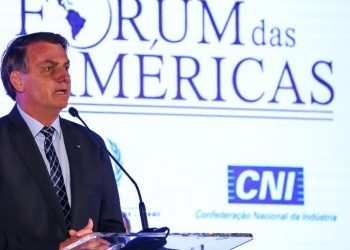 Evento para Bolsonaro em Miami tem mesas vazias e menos de 100 empresários
