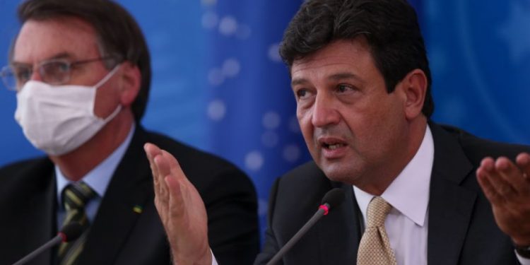 Mandetta contraria Bolsonaro e reforça urgência de parar o Brasil