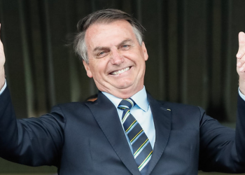 MP de Bolsonaro revolta a web: ‘Ou morremos de coronavírus, ou de fome’