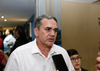Sabino é ex-deputado federal e é considerado líder da manifestação dos PMs (Foto: JL Rosa)