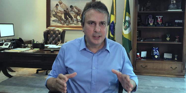 Governo do Ceará suspende tarifa de contingência da água e isenta a conta para famílias de baixa renda