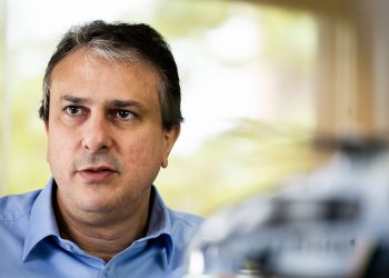 Ex-governador do Ceará passa a fazer parte da bancada cearense com Eduardo Girão (Podemos) e Julio Ventura (PDT) (Foto: Arquivo)