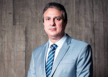 Camilo defende Cid Gomes e diz que união de forças acabou com motim