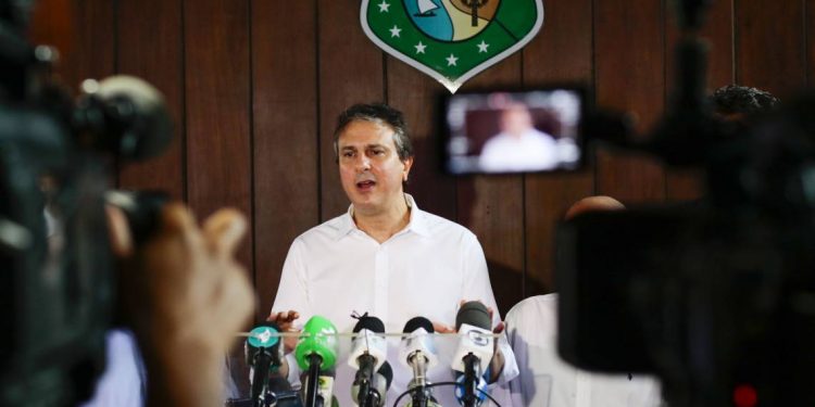 Camilo renova decreto de isolamento e promete medidas econômicas na segunda-feira