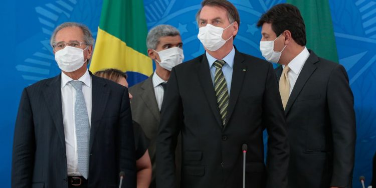 Pandemia do coronavírus: Bolsonaro anuncia medidas, diz que situação é grave, mas não deve haver pânico