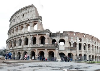 Avanço do coronavírus: Itália põe parte do país em quarentena e manda fechar cinemas, teatros e museus