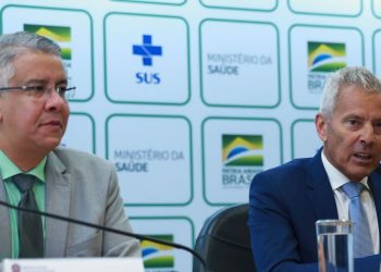 Coronavírus: Ministério da Saúde confirma 8 casos e vírus se alastra pelo Brasil