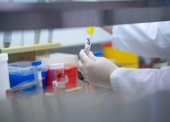 Cuba anuncia medicamento que já teria curado 1.500 pessoas do novo coronavírus