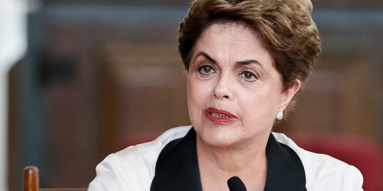 Dilma: “Bolsonaro contribuirá para morte de milhares ou milhões de pessoas”