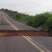Chuva de 170 milímetros destrói rodovia em Lavras da Mangabeira